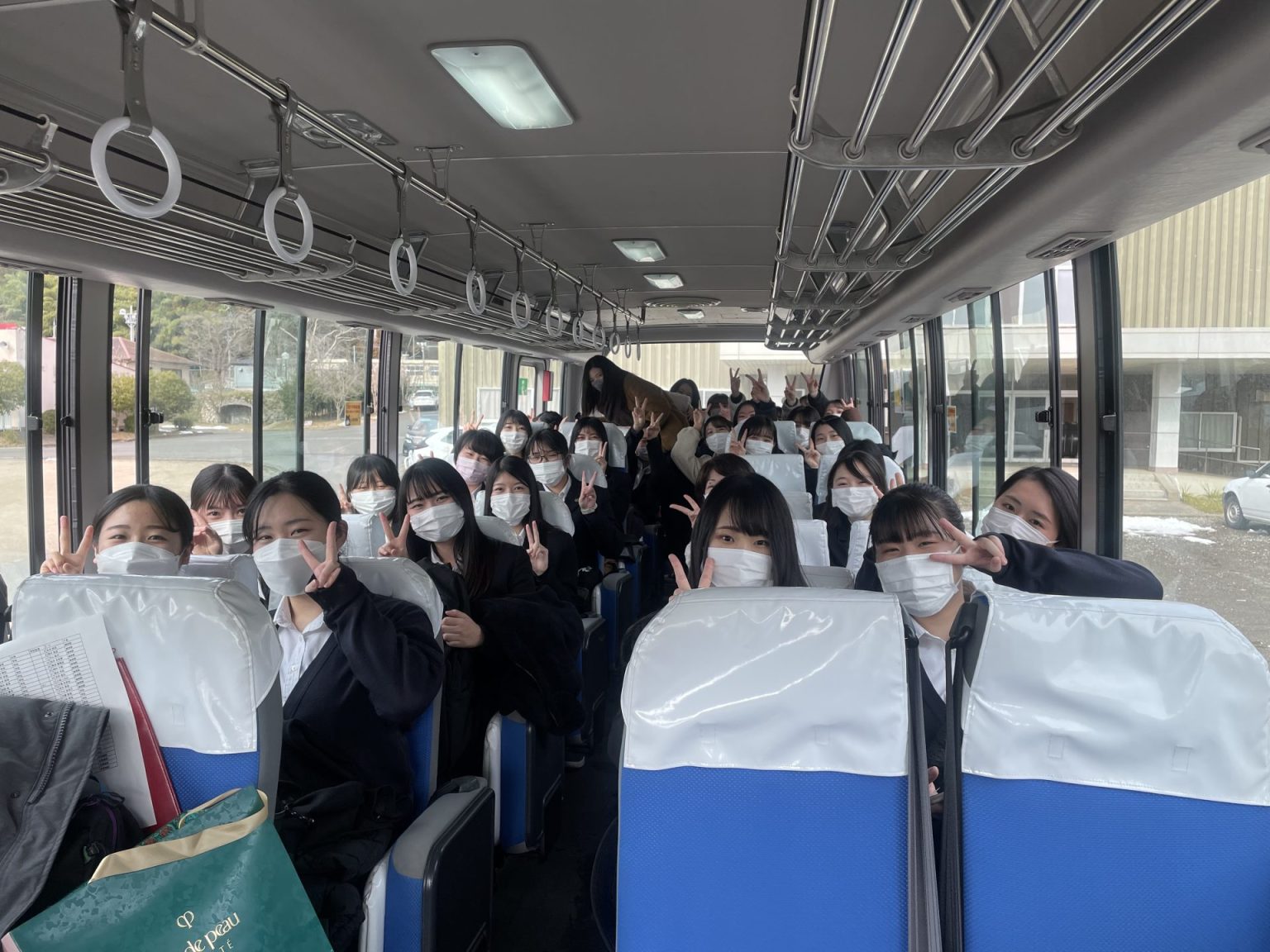 看護師国家試験に出発しました 日星高等学校ホームページ